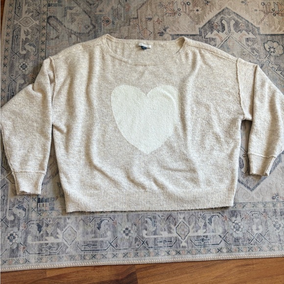 American Eagle Outfitters Sweaters - American Eagle Outfitters Cream Sweater with White Heart